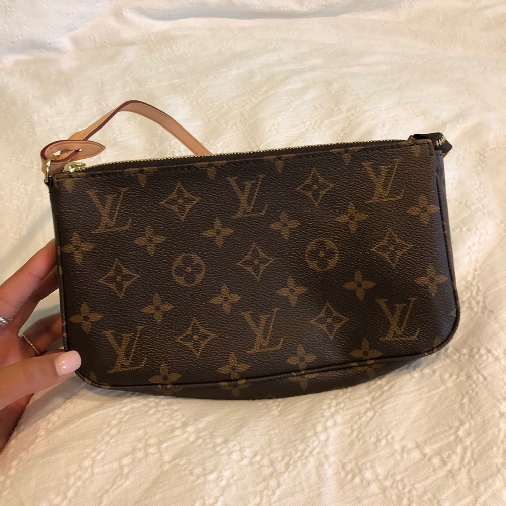 Louis Vuitton Pochette in LV Monogram